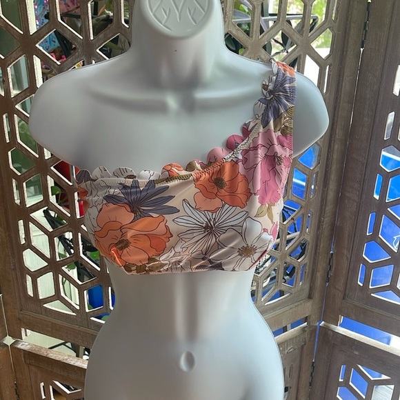 Hazy Tenderness Flower One Shoulder Bikini Top - Picture 4 of 8